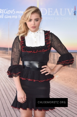 Click to view full size image
==============
Chloe_Grace_Moretz_012_28129.jpg Chloe_Grace_Moretz_012_28129.jpg