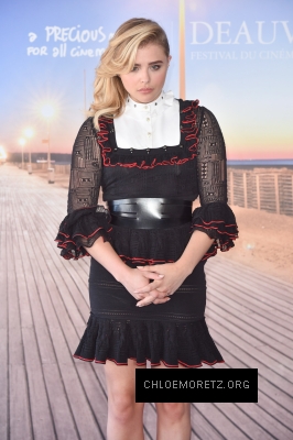 Click to view full size image
==============
Chloe_Grace_Moretz_029.jpg Chloe_Grace_Moretz_029.jpg