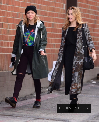 Click to view full size image
==============
Chloe_Grace_Moretz__281129.jpg Chloe_Grace_Moretz__281129.jpg