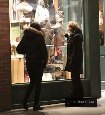 Click to view full size image
==============
Chloe_Moretz_281029~1.jpg Chloe_Moretz_281029~1.jpg