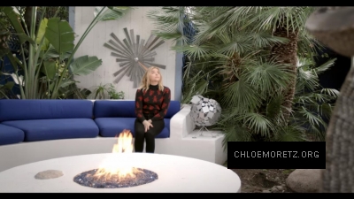 Click to view full size image
==============
Chloe_Moretz_Schools_an_Alien_Expert_281029.jpg Chloe_Moretz_Schools_an_Alien_Expert_281029.jpg