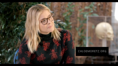 Click to view full size image
==============
Chloe_Moretz_Schools_an_Alien_Expert_2810829.jpg Chloe_Moretz_Schools_an_Alien_Expert_2810829.jpg