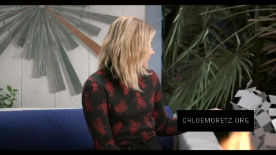 Chloe_Moretz_Schools_an_Alien_Expert_281429.jpg