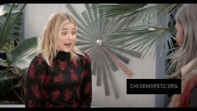 Chloe_Moretz_Schools_an_Alien_Expert_282029.jpg