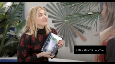 Click to view full size image
==============
Chloe_Moretz_Schools_an_Alien_Expert_283029.jpg Chloe_Moretz_Schools_an_Alien_Expert_283029.jpg