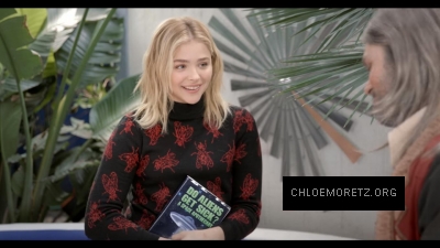 Chloe_Moretz_Schools_an_Alien_Expert_283829.jpg