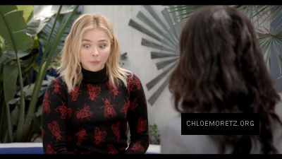 Chloe_Moretz_Schools_an_Alien_Expert_28429.jpg