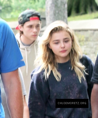 Chloe_Moretz_gets_a_visit_from_boyfriend_Brooklyn_Beckham_June_29-2016_008.jpg