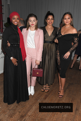 Click to view full size image
==============
chlo_282329~0.jpg chlo_282329~0.jpg