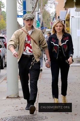 Click to view full size image
==============
chloe_281029~20.jpg chloe_281029~20.jpg