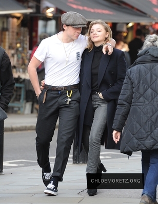 Click to view full size image
==============
chloe_281129~15.jpg chloe_281129~15.jpg