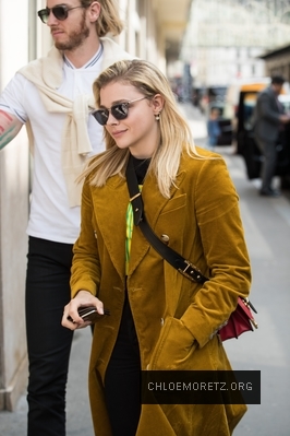 chloe_281129~41.jpg