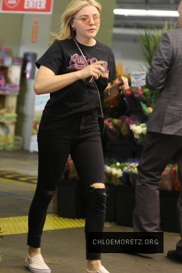 chloe_281629~21.jpg