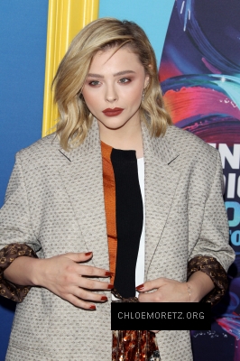 chloe_281729~29.jpg