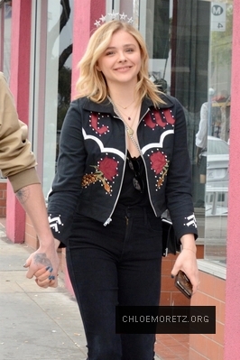 chloe_282129~12.jpg