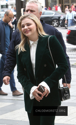 chloe_282529~22.jpg