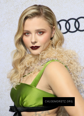 Click to view full size image
==============
chloe_28329.png chloe_28329.png