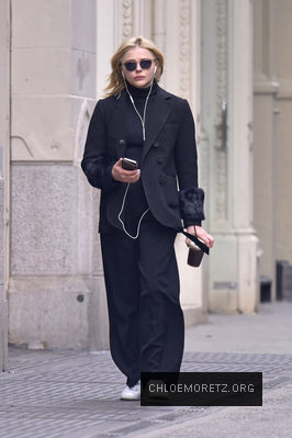 chloe_284729~7.jpg