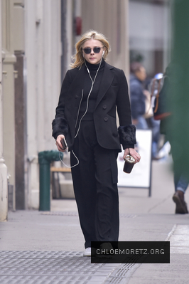 chloe_284829~7.jpg