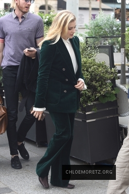 chloe_285329~10.jpg