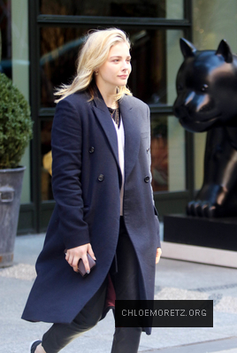 chloe_285629~6.jpg