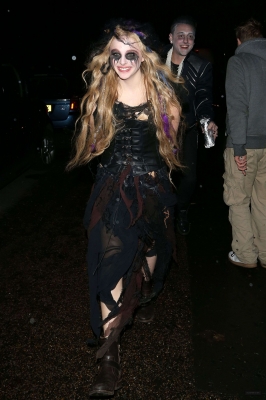 Click to view full size image
==============
chloemoretzorg011~4.jpg chloemoretzorg011~4.jpg