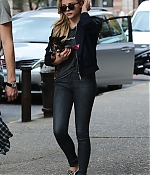 1445626132253_chloe_moretz_out_in_ny_11.jpg