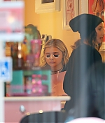 1460139258473_chloe_moretz_at_Benefit_Cosmetics_03.jpg