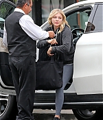 1460139345930_chloe_moretz_at_Benefit_Cosmetics_019.jpg