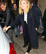 1461669923344_20160425_chloe_moretz_leaving_claridges_15.jpg