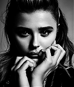 1466776366929_chloe-moretz-la-grace-insolente-photo-10.jpg