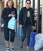 1485489881549_Chlo_Grace_Moretz_-Kristen_Stewart_11.jpg