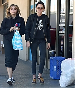 1485489887418_Chlo_Grace_Moretz_-Kristen_Stewart_12.jpg