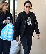 1485489899457_Chlo_Grace_Moretz_-Kristen_Stewart_14.jpg