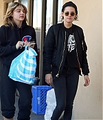 1485489905209_Chlo_Grace_Moretz_-Kristen_Stewart_15.jpg