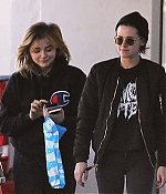 1485489937322_Chlo_Grace_Moretz_-Kristen_Stewart_20.jpg