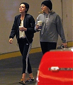 20170125_chloe_moretz_leaving_dinner_with_friends_281129.jpg