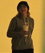 20170125_chloe_moretz_leaving_dinner_with_friends_28629.jpg