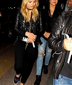 Chloe-Moretz--Arriving-To-See-Alessia-Cara--03-662x993.jpg