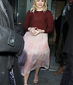Chloe-Moretz--Arriving-for-Good-Morning-America--05-662x1124.jpg