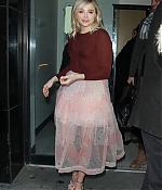 Chloe-Moretz--Arriving-for-Good-Morning-America--11-662x1039.jpg
