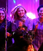 Chloe-Moretz--Filming-a-party-scene-on-set-of-Neighbors-2--02-662x441.jpg