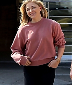 Chloe-Moretz--Leaving-Rite-Aid--08-662x1023.jpg