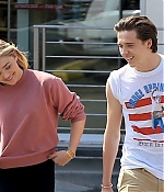 Chloe-Moretz--Leaving-Rite-Aid--12-662x457.jpg