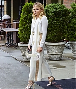 Chloe-Moretz--Leaving-her-Hotel-in-NYC--06-662x883.jpg