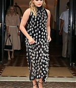 Chloe-Moretz--Leaving-her-hotel--03-662x993~0.jpg