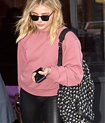 Chloe-Moretz--Leaving-her-hotel--04-662x993.jpg