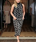 Chloe-Moretz--Leaving-her-hotel--05-662x993~0.jpg