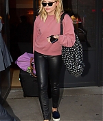 Chloe-Moretz--Leaving-her-hotel--06-662x993.jpg