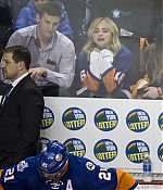 Chloe-Moretz--New-York-Islanders-vs-Tampa-Lightning--07-662x431.jpg